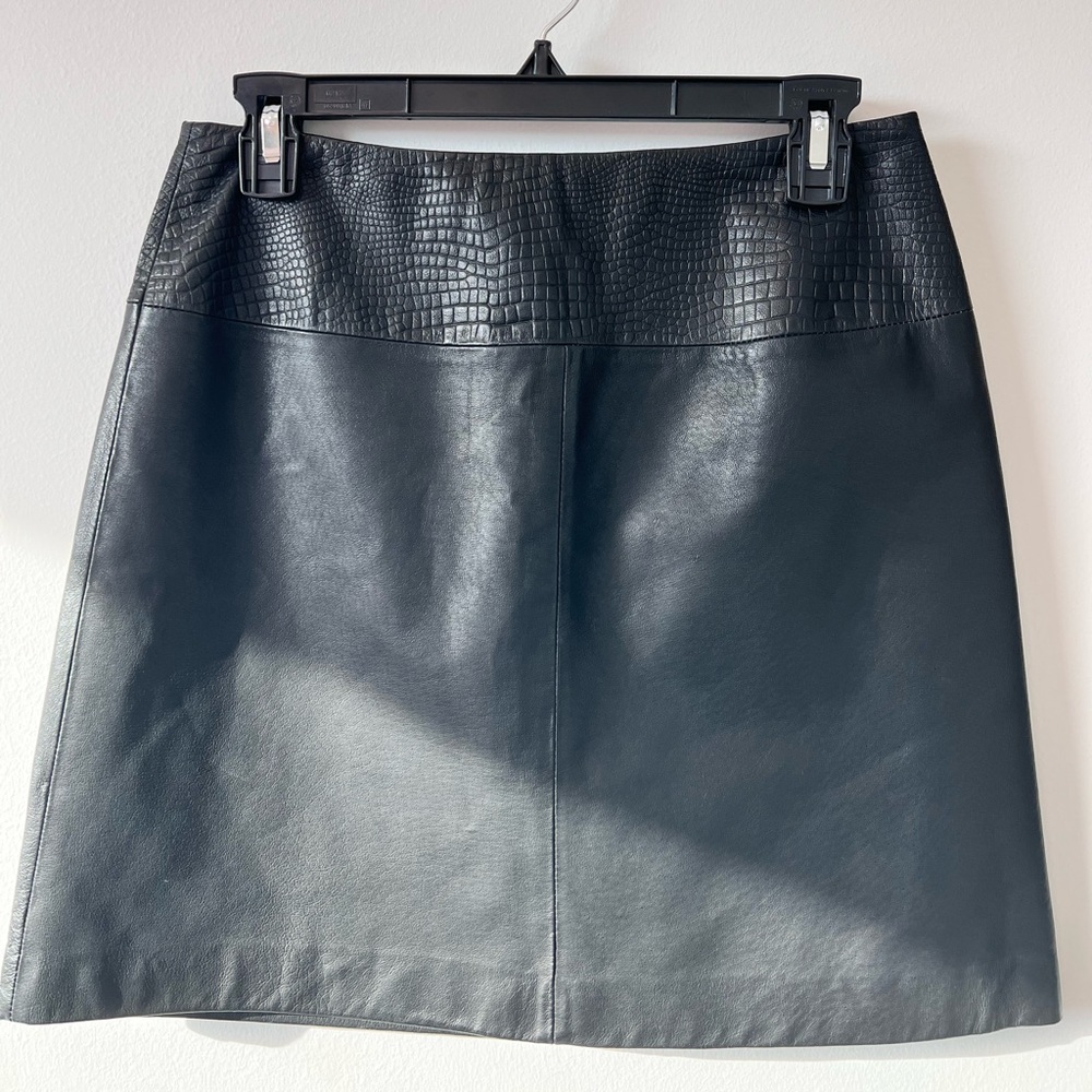 Apostrophe black leather skirt